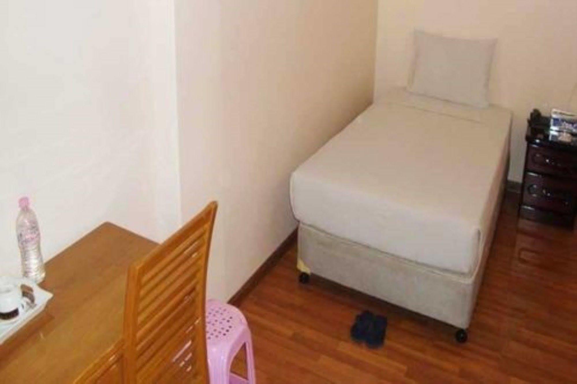 Hotel Kaung Su San 3*