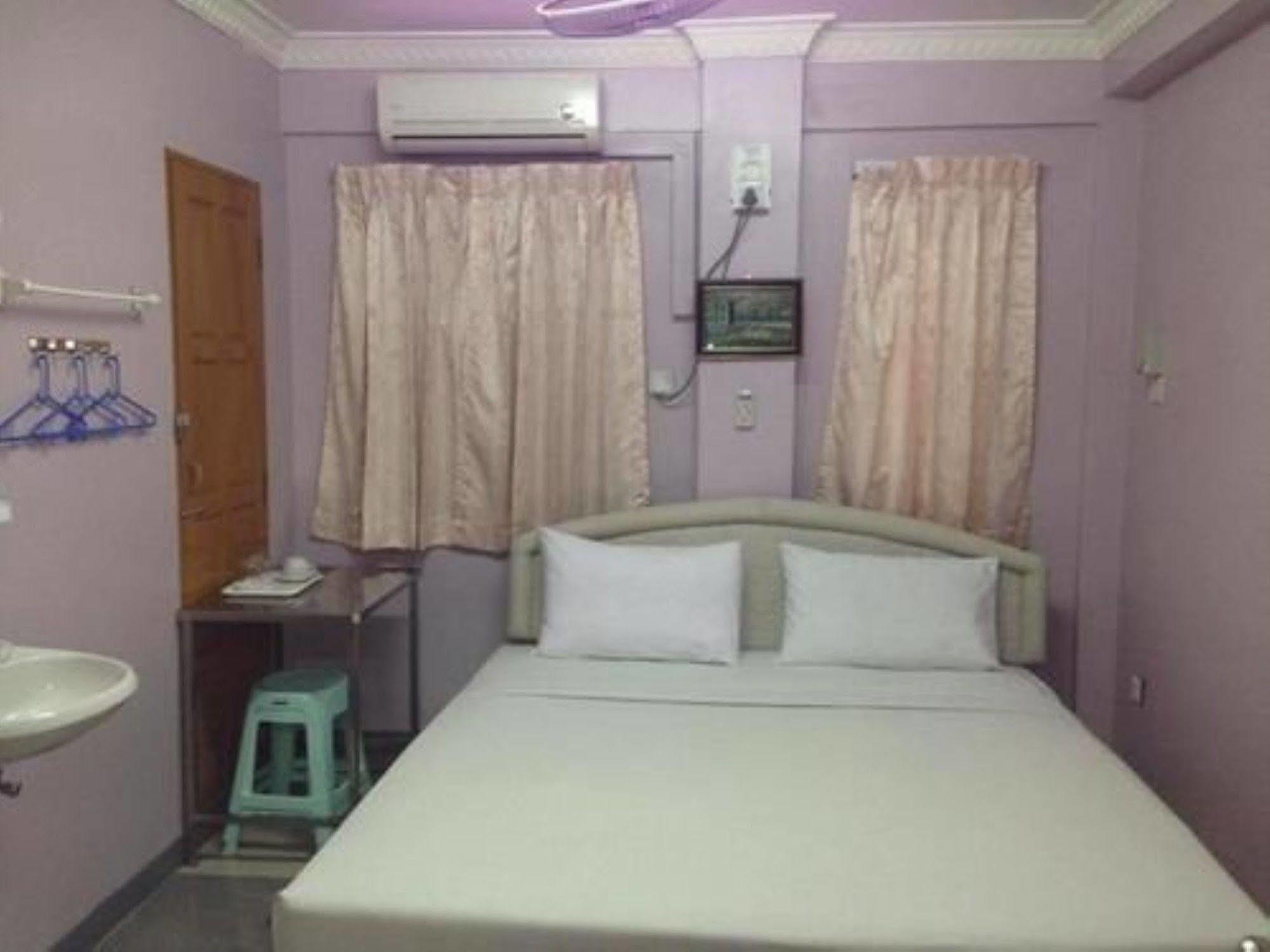 Hotel Kaung Su San 3*